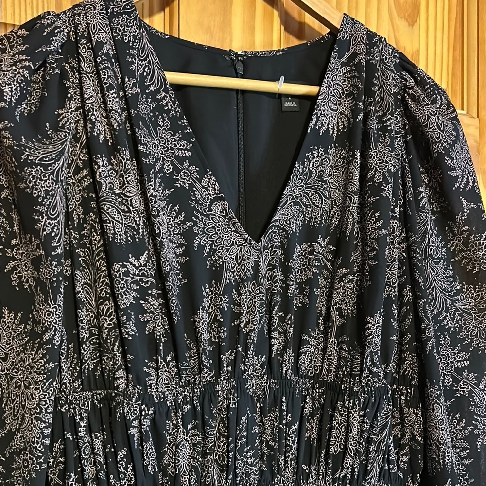 Ann Taylor Elegant Black Floral Dress - Picture 2 of 13